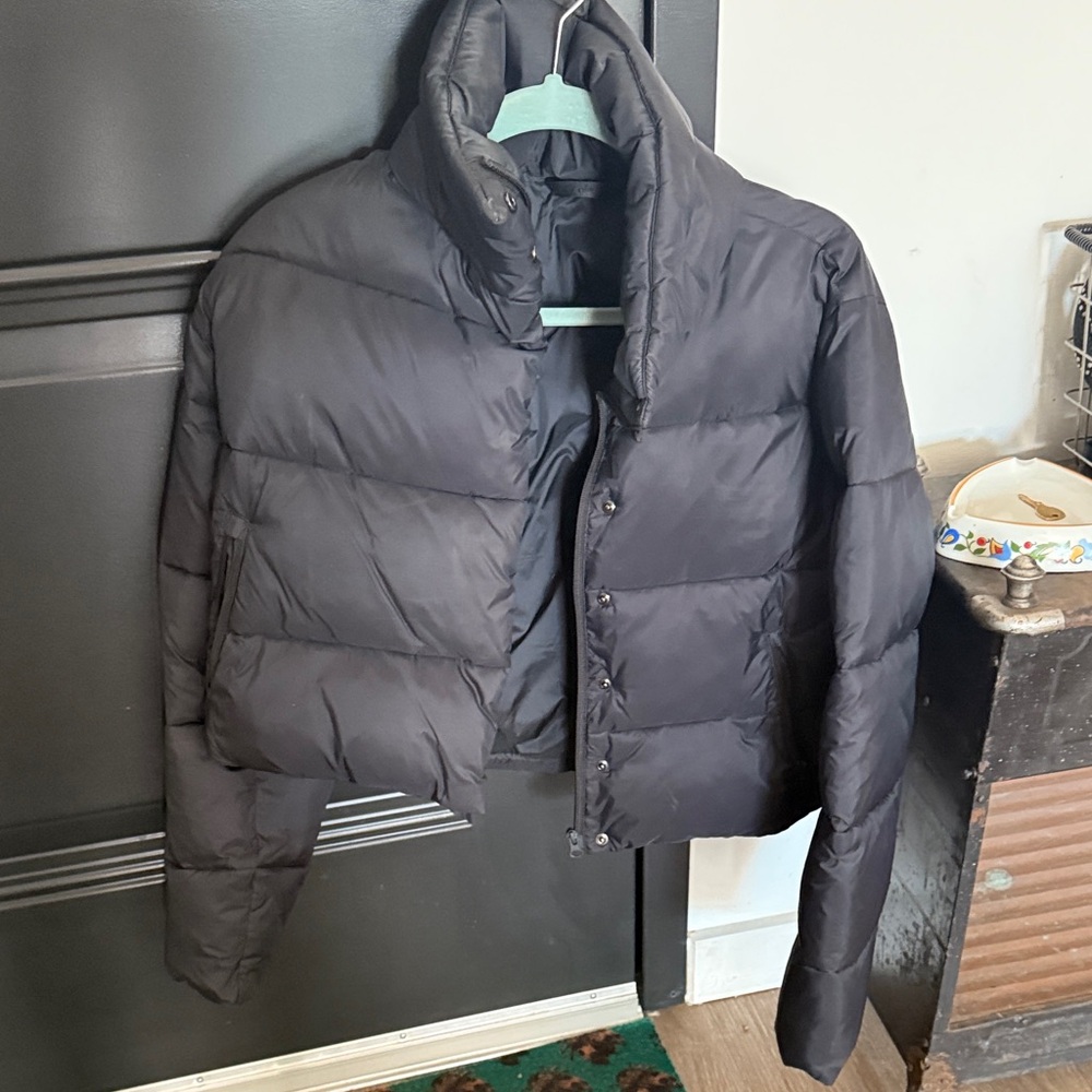 ALO Yoga Black Puffer Jacket